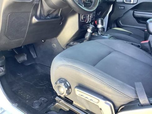 Used 2021 Jeep Gladiator Sport AWD/4WD image 14
