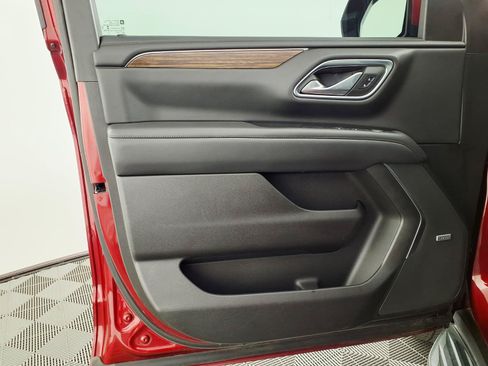 Used 2021 Chevrolet Suburban High Country RWD image 17