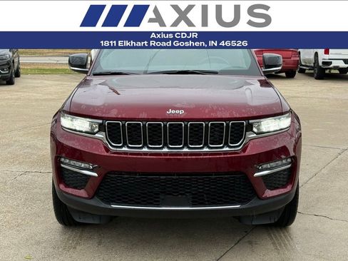 New 2025 Jeep Grand Cherokee Limited AWD/4WD image 2