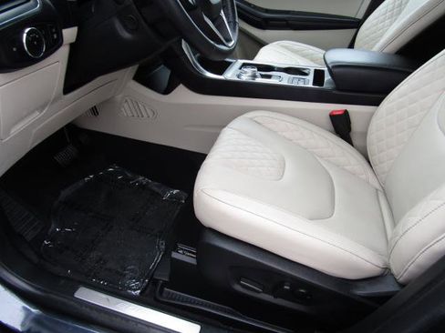 Used 2024 Ford Edge Titanium w/ Titanium Elite Package image 13