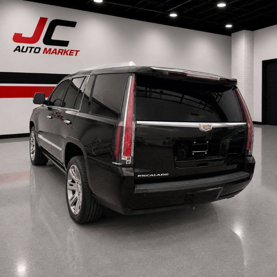 Used 2016 Cadillac Escalade Premium AWD/4WD image 3
