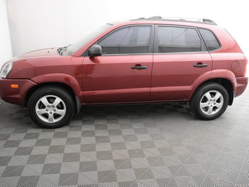Used 2005 Hyundai Tucson GL FWD image 8