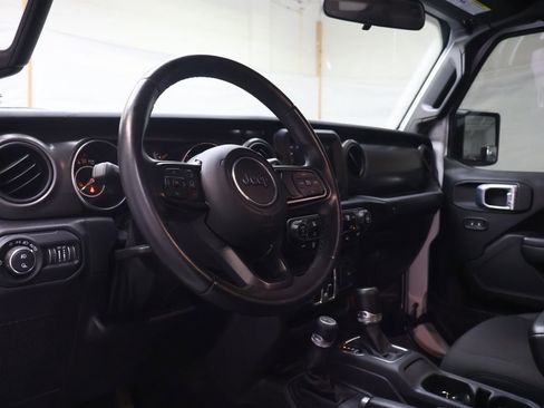 Used 2022 Jeep Gladiator Sport AWD/4WD image 17
