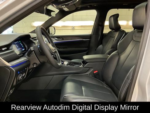 New 2025 Jeep Grand Cherokee Overland w/ Luxury Tech Group IV image 12