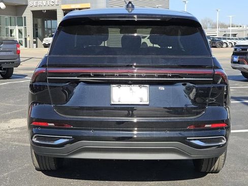 New 2026 Lincoln Nautilus Premier image 7