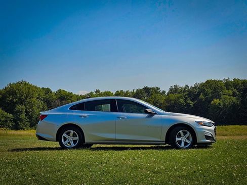 Certified 2021 Chevrolet Malibu LS image 3