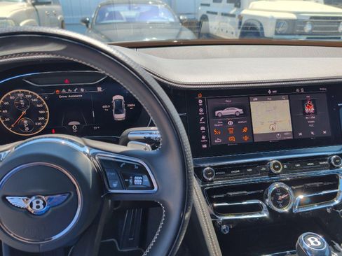 Used 2021 Bentley Flying Spur V8 AWD/4WD image 8