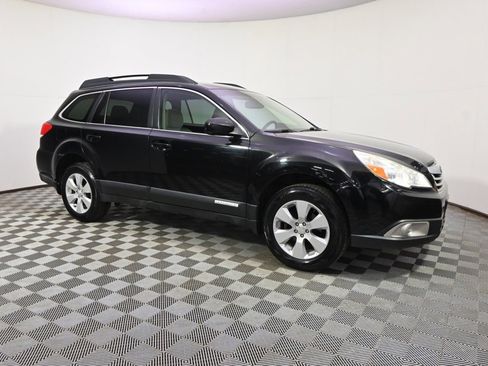 Used 2010 Subaru Outback 2.5i Premium image 8