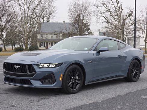 Used 2025 Ford Mustang GT image 4