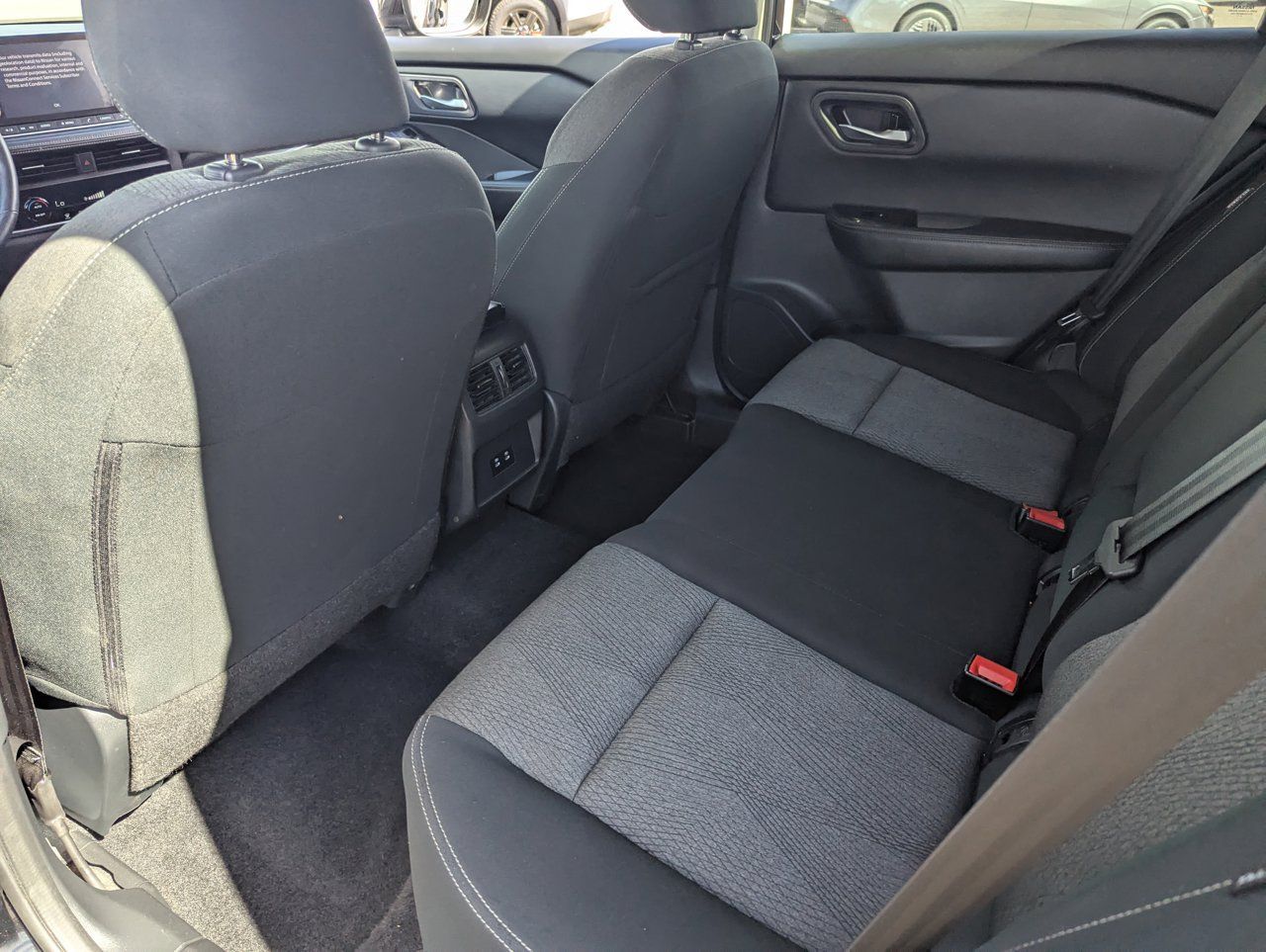 Certified 2025 Nissan Rogue SV AWD/4WD image 17