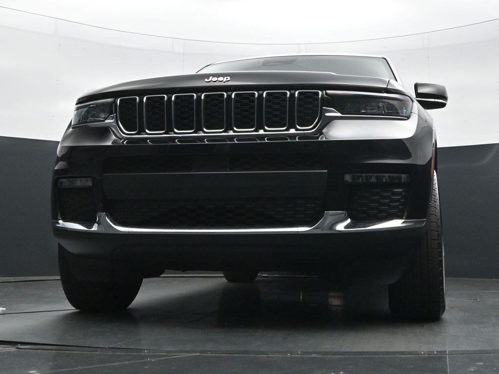 Used 2023 Jeep Grand Cherokee L Limited RWD image 36
