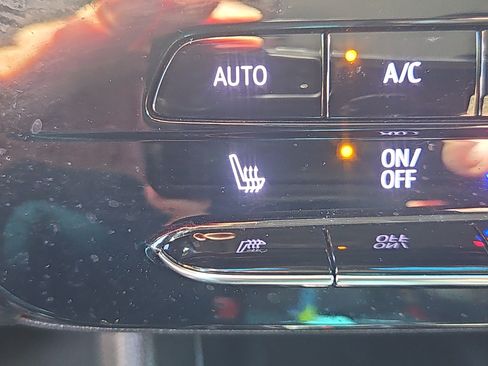 Used 2023 Chevrolet Bolt LT w/ Infotainment Package FWD image 12