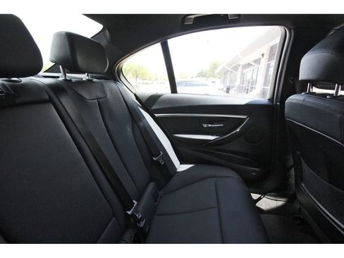 Used 2017 BMW 330e image 13