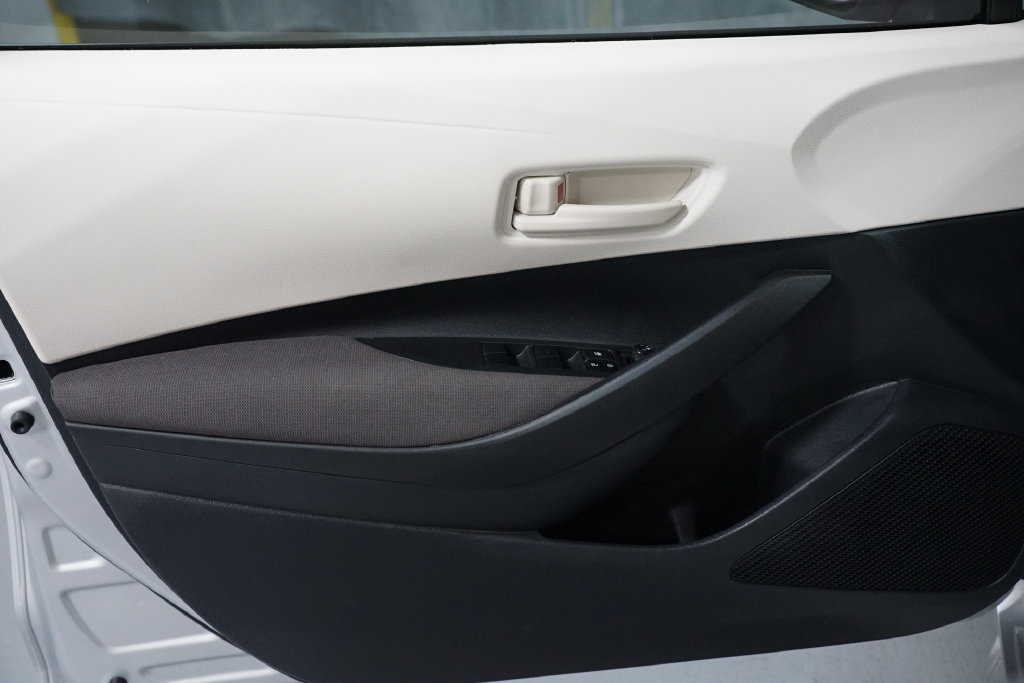 Used 2026 Toyota Corolla LE w/ LE Premium Package FWD image 28