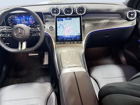 Used 2025 Mercedes-Benz GLC 300 4MATIC image 6