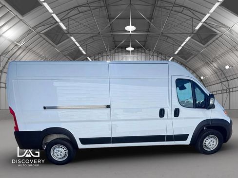 Used 2026 RAM ProMaster 2500 w/ Convenience Group FWD image 4
