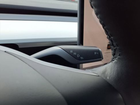 Used 2025 Tesla Model Y Long Range RWD image 20