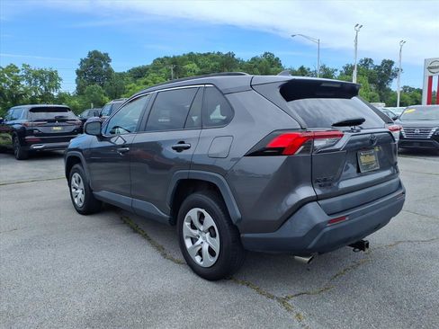 Used 2021 Toyota RAV4 LE AWD/4WD image 3