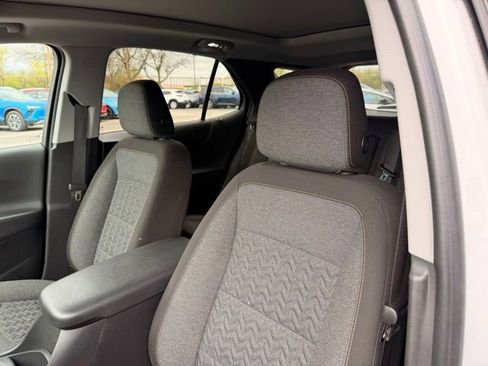 Used 2023 Chevrolet Equinox LT AWD/4WD image 10