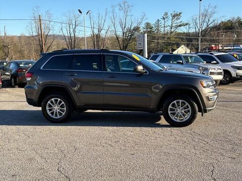 Used 2021 Jeep Grand Cherokee Laredo w/ Security & Convenience Group image 3