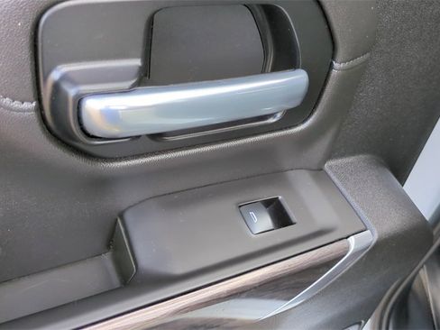 Used 2021 Chevrolet Silverado 2500 LTZ w/ LTZ Plus Package image 16