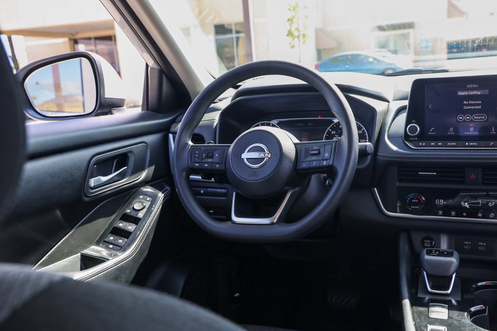 Used 2024 Nissan Rogue SV FWD image 24