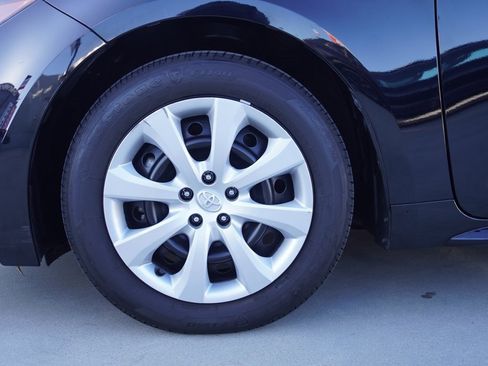 Used 2024 Toyota Corolla LE image 20