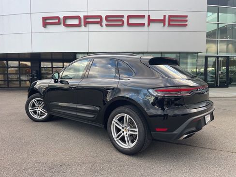 Certified 2025 Porsche Macan image 3