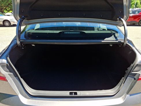 Used 2025 Toyota Camry SE FWD image 29