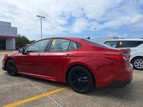 Used 2025 Toyota Camry SE w/ Multimedia Upgrade Package image 6