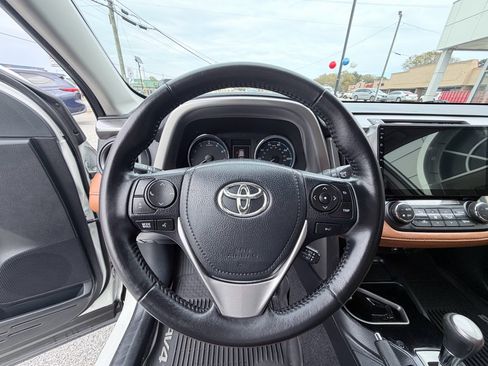 Used 2018 Toyota RAV4 Limited image 14