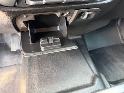 Used 2018 Chevrolet Silverado 1500 LT AWD/4WD image 22