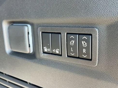 New 2026 GMC Yukon Denali w/ Sun & Power Step Package AWD/4WD image 28