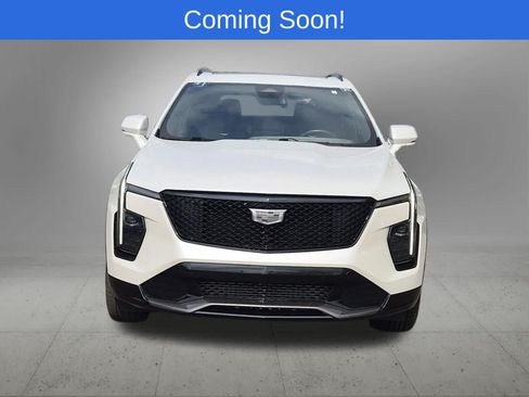 Used 2024 Cadillac XT4 Sport w/ Cold Weather Package AWD/4WD image 9