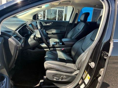 Used 2018 Ford Edge Titanium FWD image 9