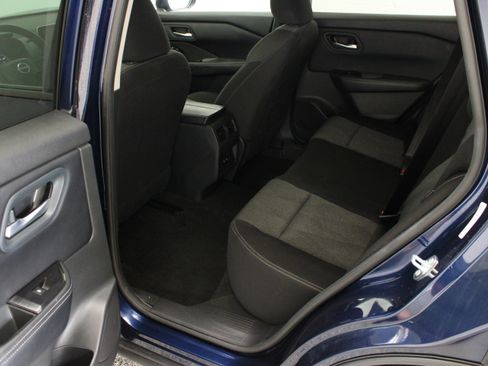 Used 2025 Nissan Rogue SV FWD image 26