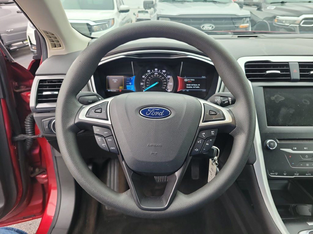 Used 2014 Ford Fusion SE FWD image 23
