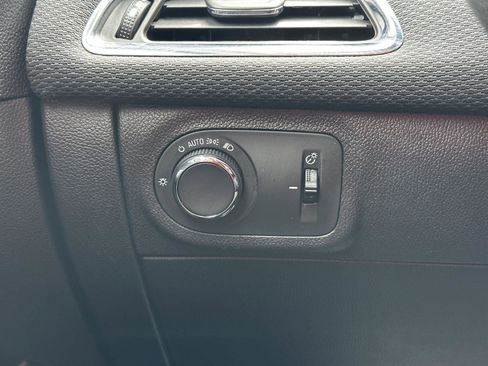Used 2017 Chevrolet Cruze LT FWD image 24