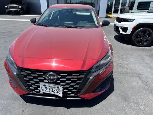 Used 2024 Nissan Altima 2.5 SR FWD image 3