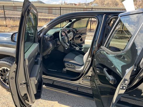 Used 2025 Toyota Tacoma TRD Off-Road w/ TRD Off Road Upgrade Package image 7