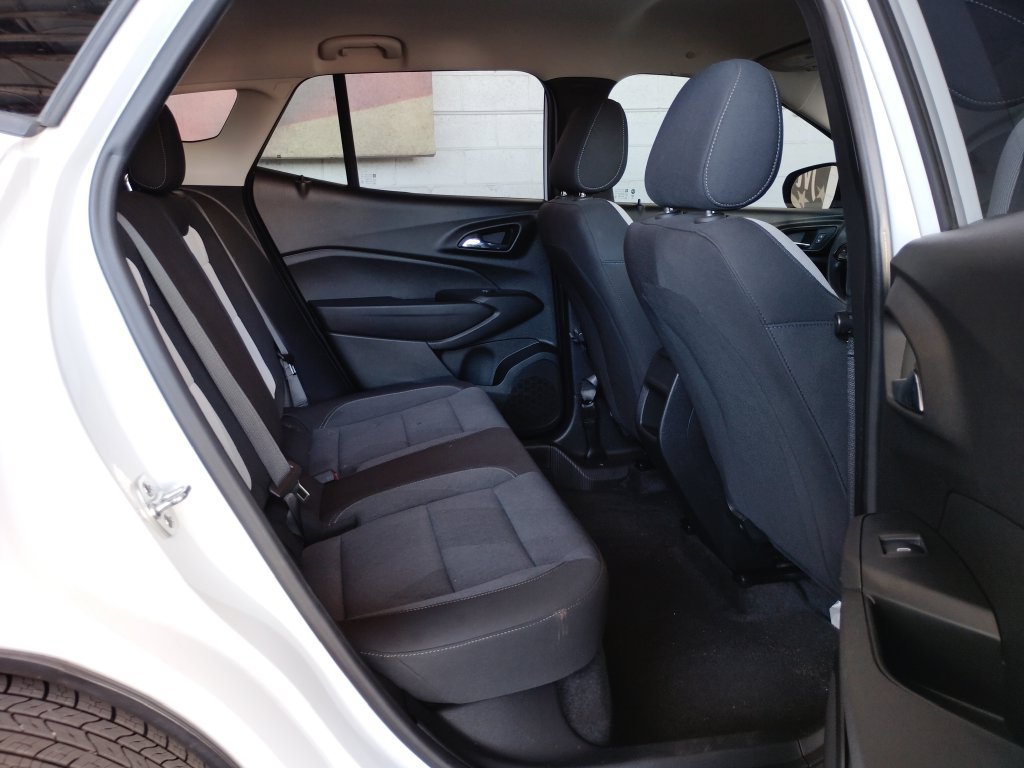 Used 2024 Chevrolet Trax LS FWD image 18