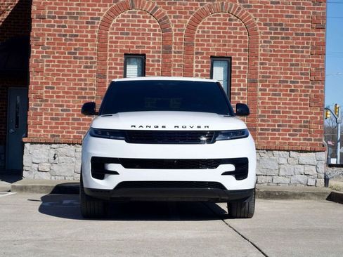 Used 2024 Land Rover Range Rover Sport SE image 2