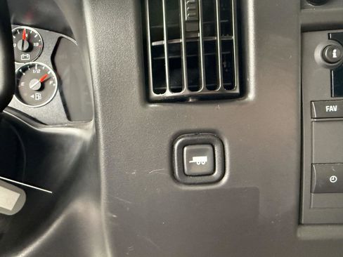 Used 2024 Chevrolet Express 2500 w/ Driver Convenience Package image 20