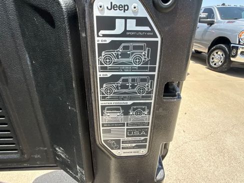 Used 2018 Jeep Wrangler Unlimited Sport AWD/4WD image 14