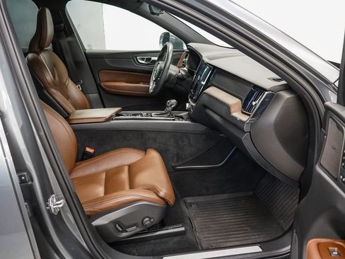 Used 2021 Volvo XC60 T5 Inscription w/ Protection Package Premier image 16