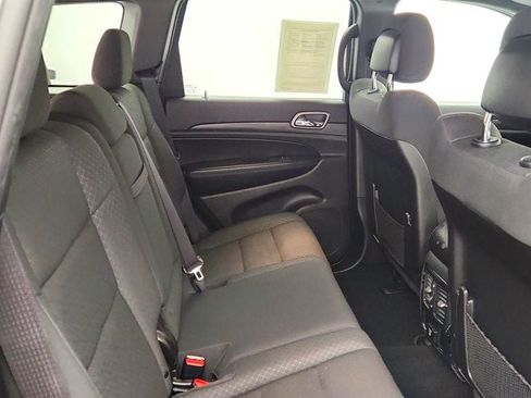 Used 2019 Jeep Grand Cherokee Laredo RWD image 21