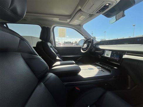 New 2025 Lincoln Navigator L Reserve image 21