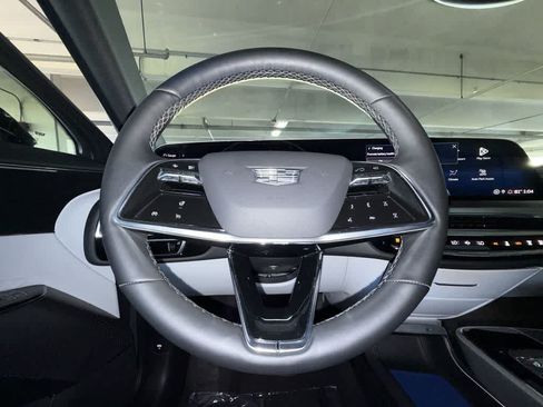 Used 2024 Cadillac Lyriq Luxury AWD/4WD image 15