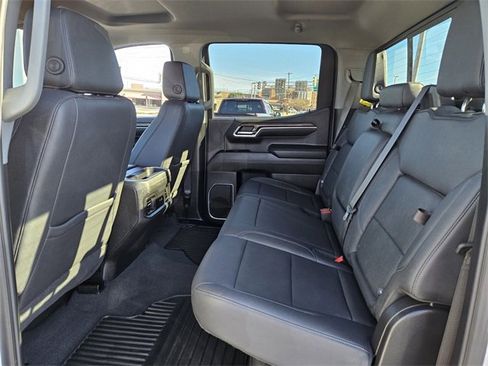 Used 2023 Chevrolet Silverado 1500 LT w/ Leather Package image 9