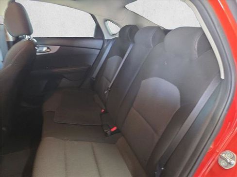 Used 2023 Kia Forte LXS w/ LXS Technology Package FWD image 19